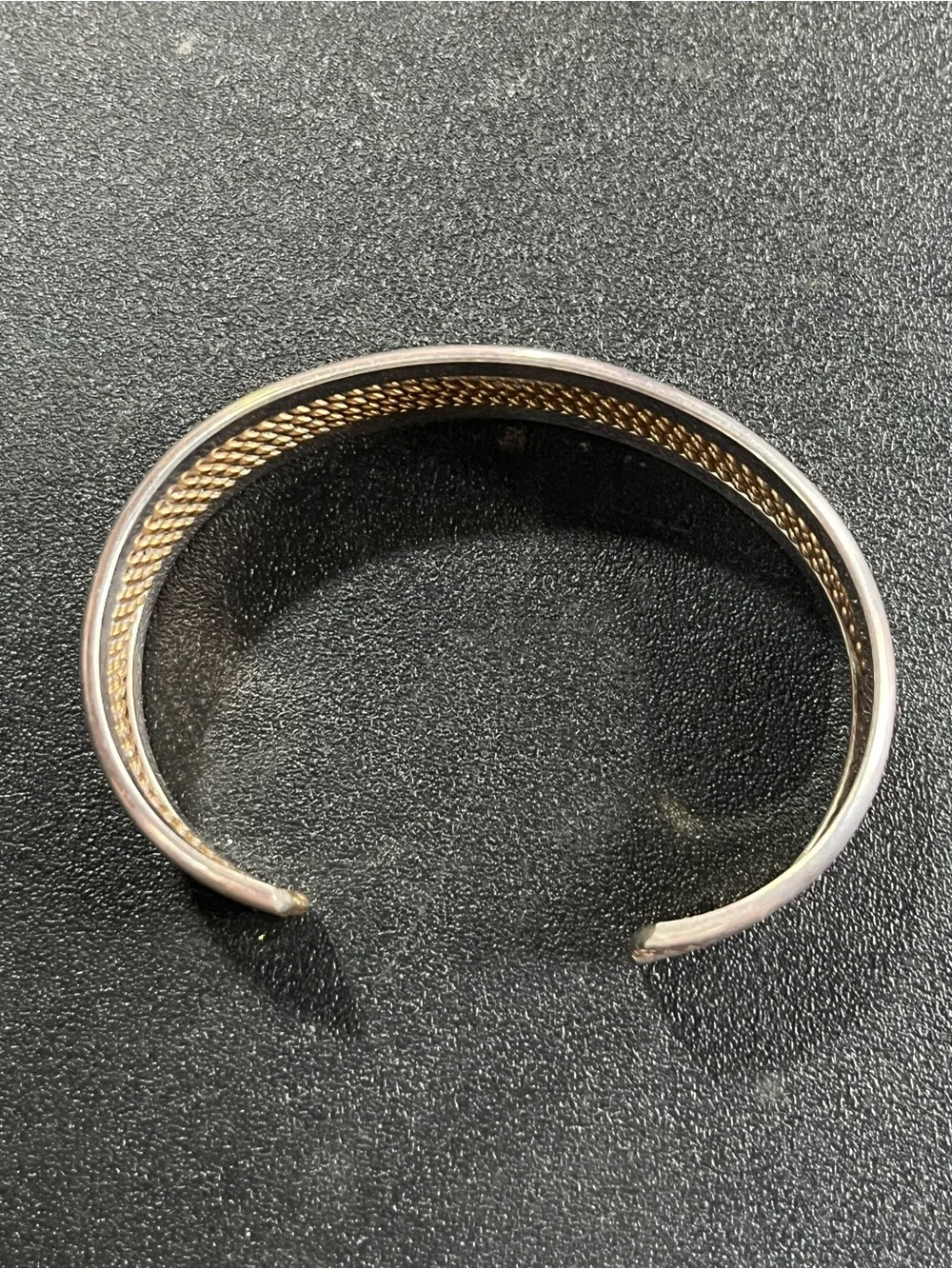 Two tone twisted sterling silver cuff. 25.3 gr. Southwestern.
